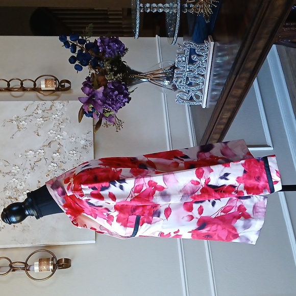 Victoria's Secret Long Sleeves Buttoned Down Pajama Shirt.  Size S - Picture 8 of 16